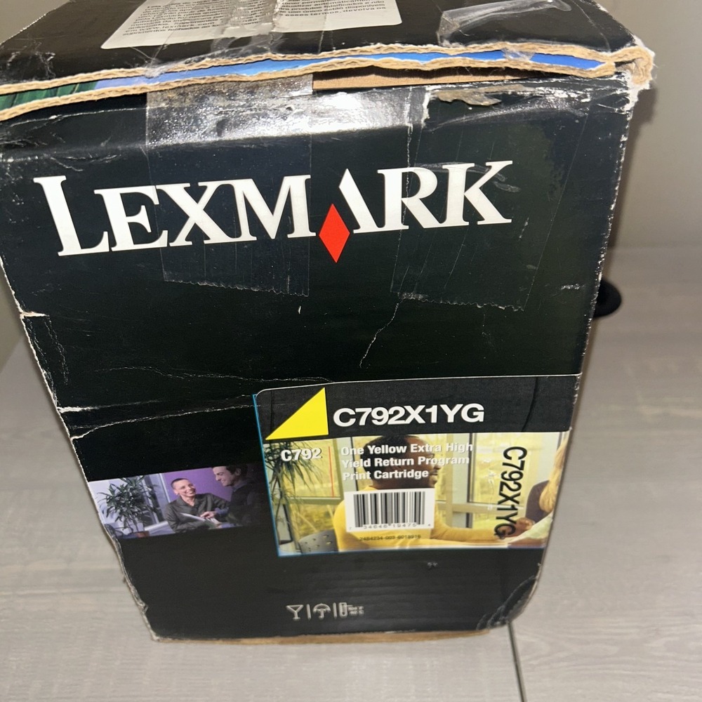 GENUINE LEXMARK C792X1YG YELLOW HIGH YIELD TONER FOR C792 open box